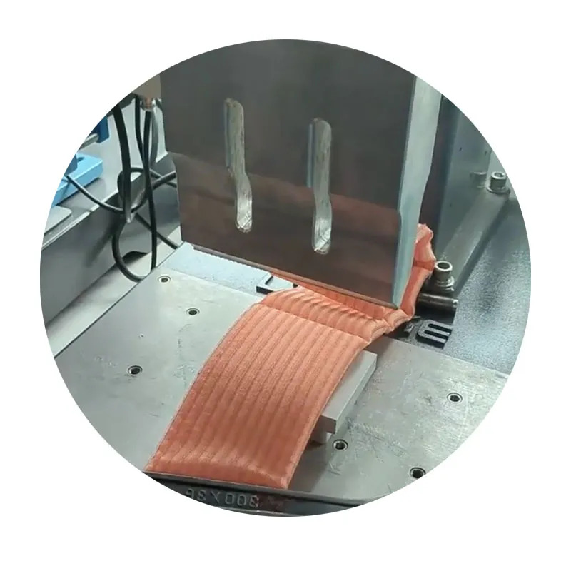 Highly-Efficient-Automatic-Ultrasonic-Cutting-and-Ultrasonic-Welding-Machine-for-Making-Kitchen-Clea_5